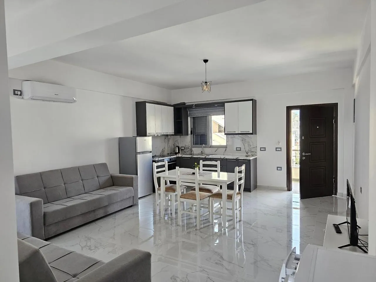 Taku 1 Apartment Sarande