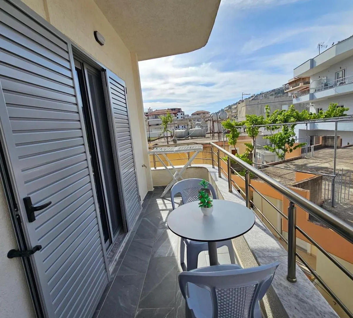 Taku 1 Apartment Sarande 0*,  Albania